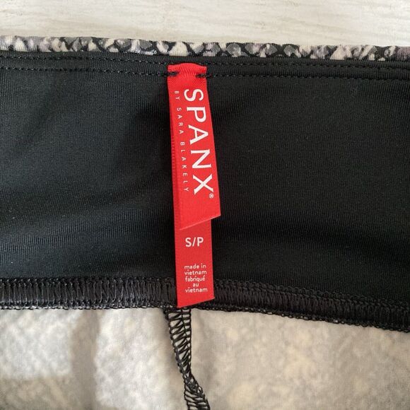 Spanx Leggings Faux Leather Snakeskin Print Black White Womens Size Small - Picture 7 of 7